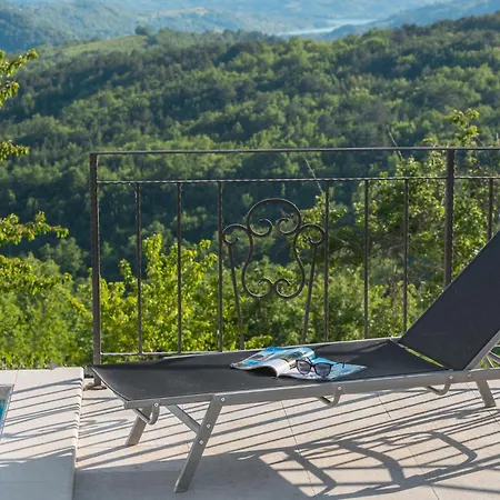 Dom wakacyjny In With Sauna Buzet