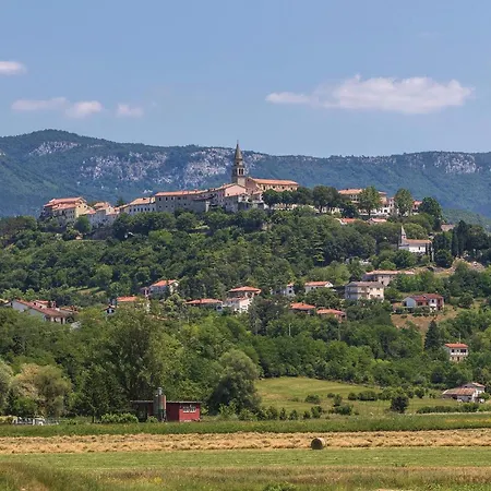 Dom wakacyjny In With Sauna Buzet